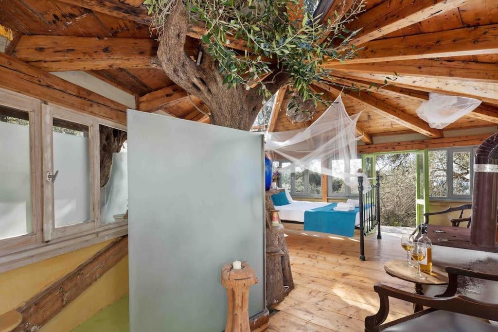 Margaritis's Treehouse Case de vacanță *